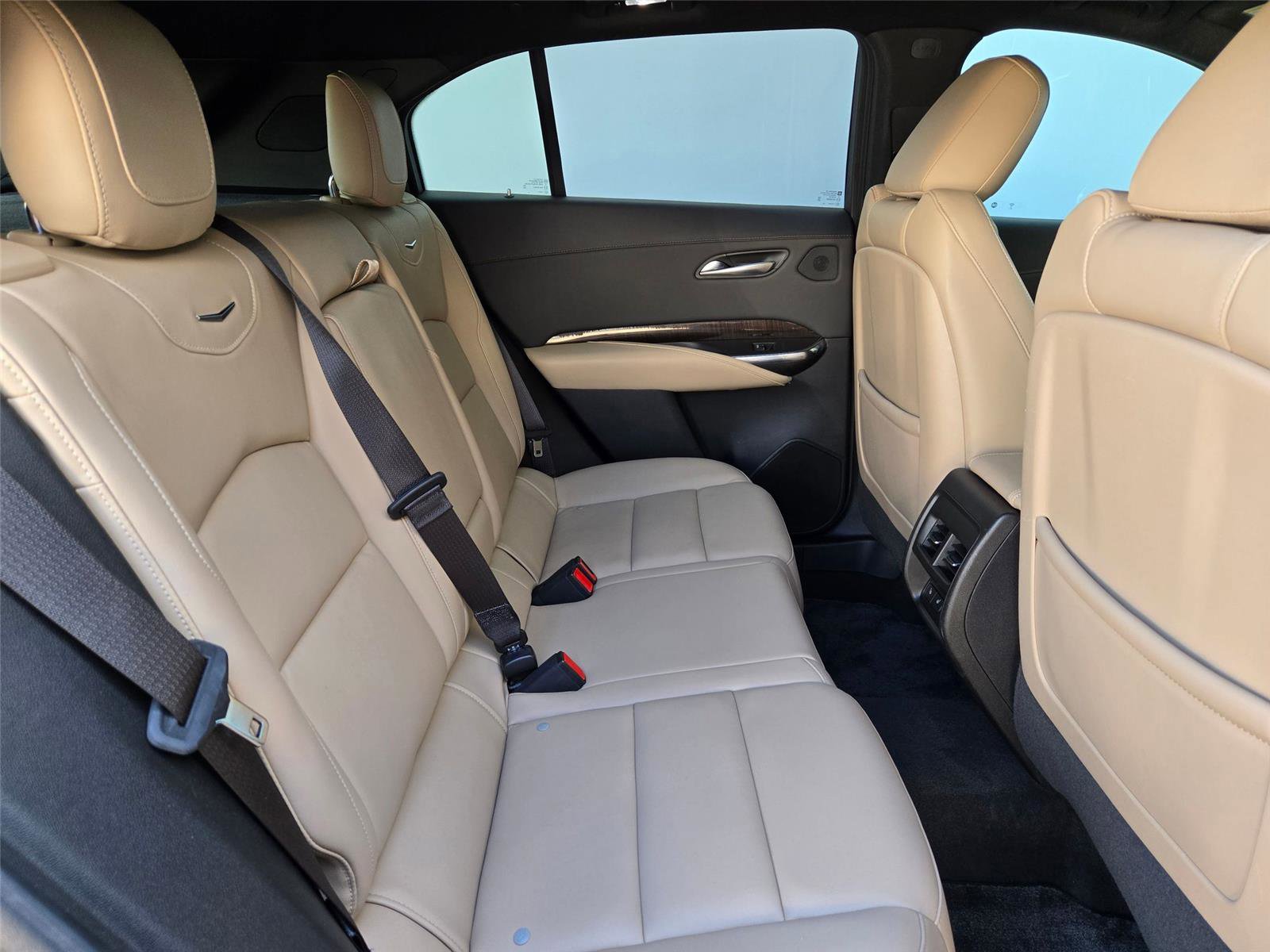 Used 2024 Cadillac XT4 Premium Luxury w/ Cold Weather Package FWD image 29