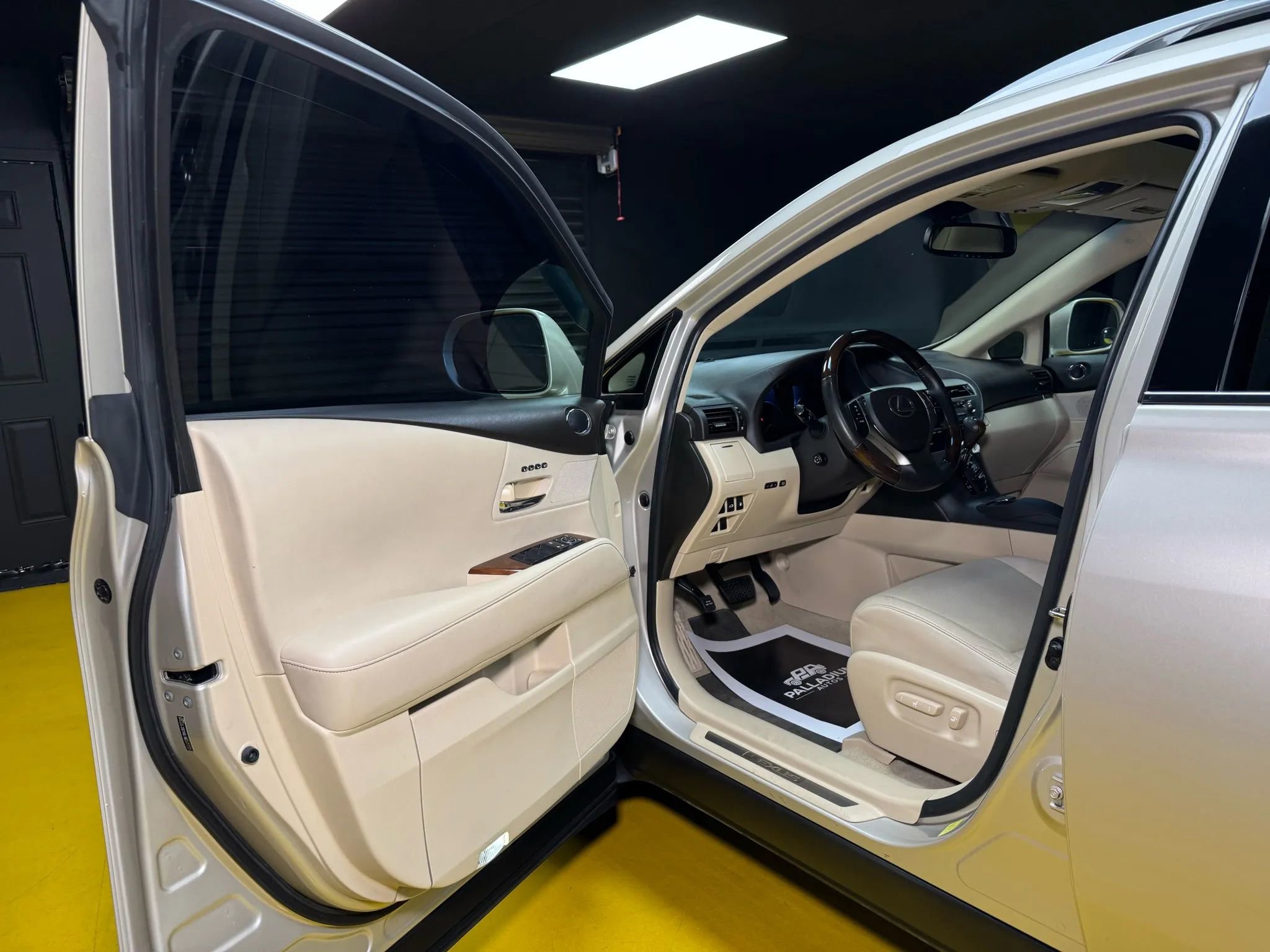 Used 2013 Lexus RX 350 AWD w/ Navigation Pkg image 32