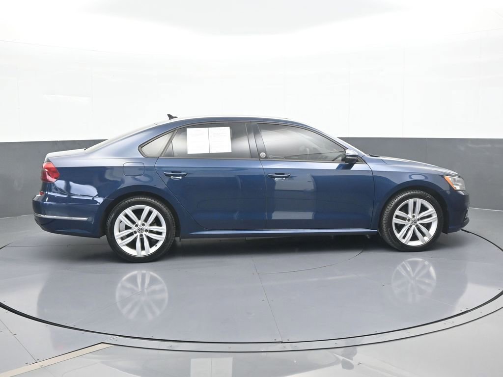 Used 2019 Volkswagen Passat 2.0T Wolfsburg image 7