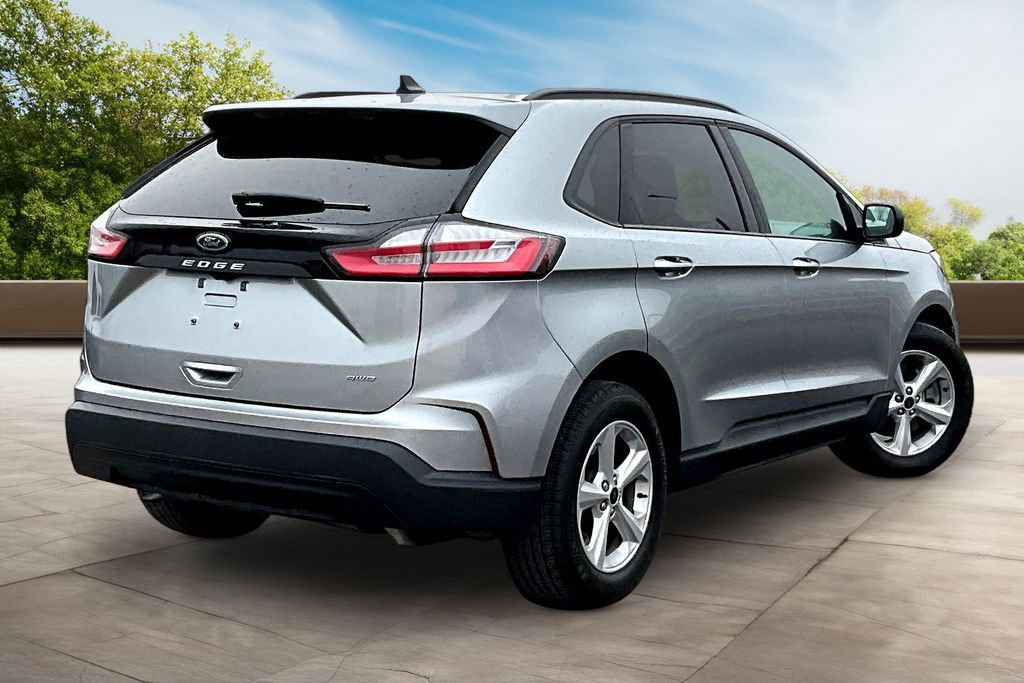 Used 2024 Ford Edge SE image 2