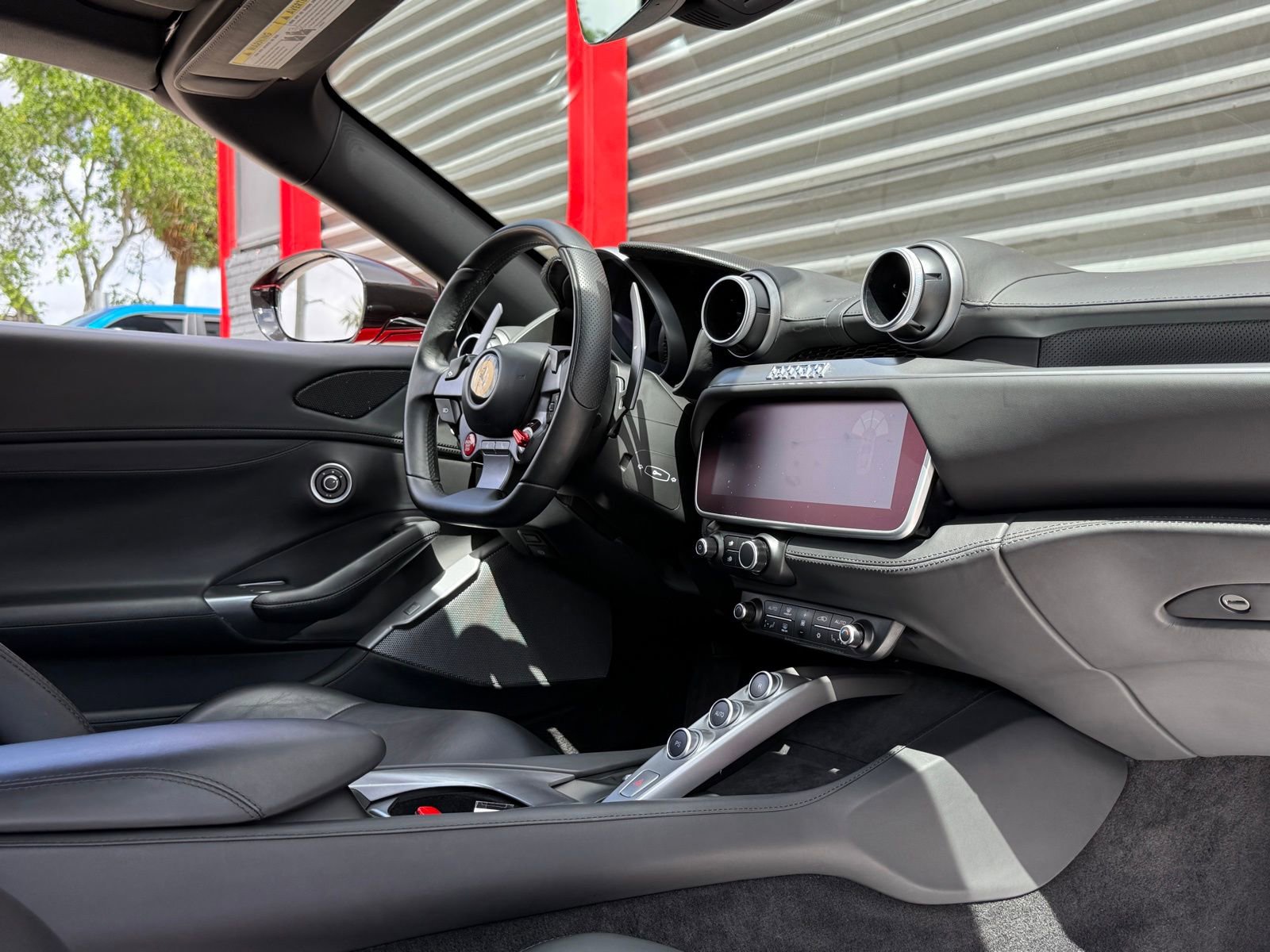 Used 2019 Ferrari Portofino image 27