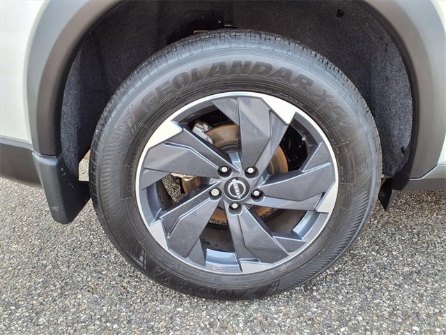 Certified 2025 Nissan Rogue SV w/ SV Premium Package image 23