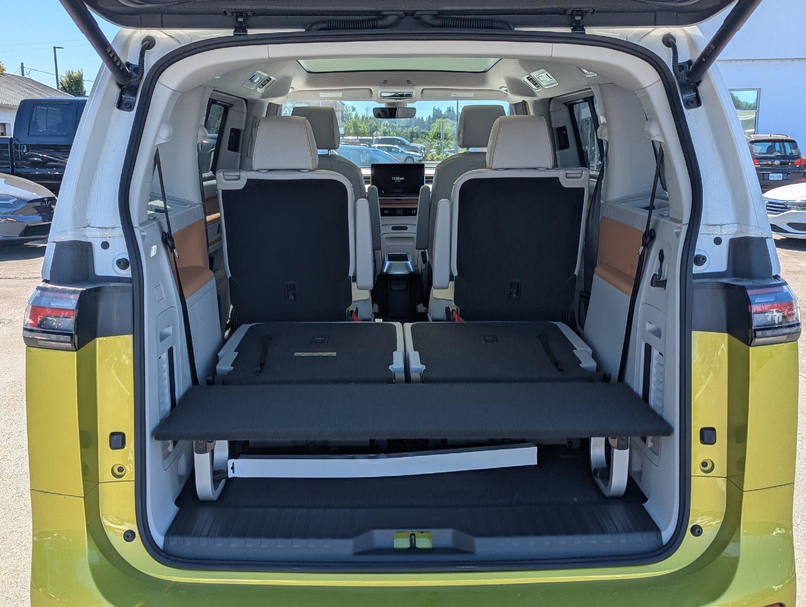 New 2025 Volkswagen ID. Buzz Pro S Plus AWD/4WD image 38