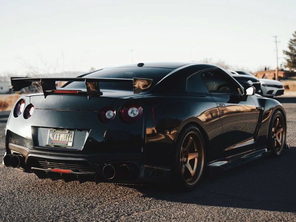 Used 2019 Nissan GT-R Premium w/ Premium Interior Package AWD/4WD image 7