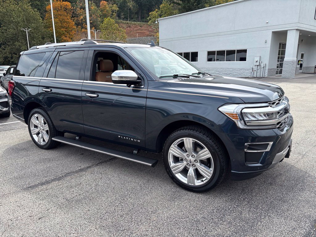 Used 2024 Ford Expedition Platinum AWD/4WD image 7