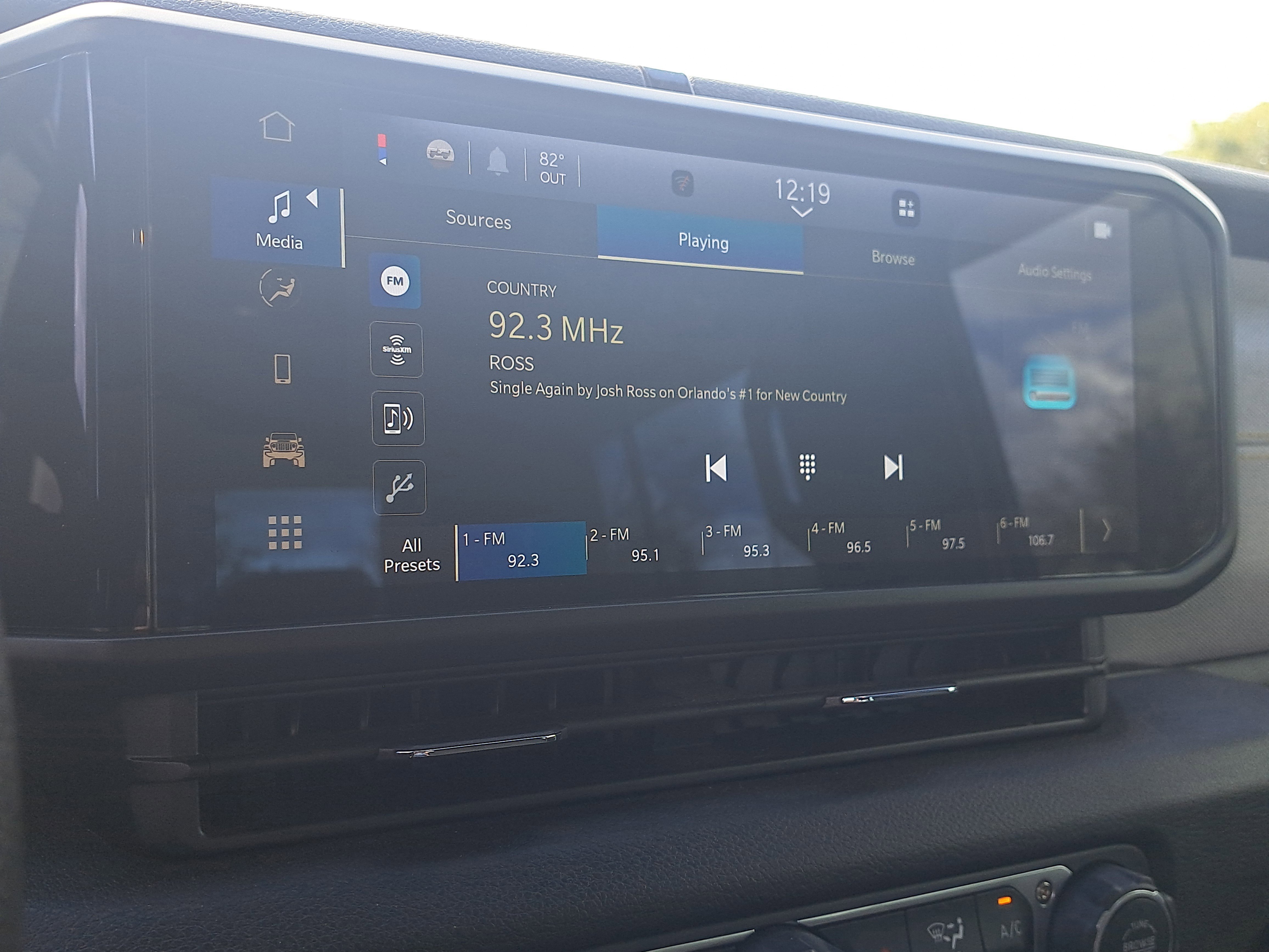 Used 2025 Jeep Gladiator Sport AWD/4WD image 45