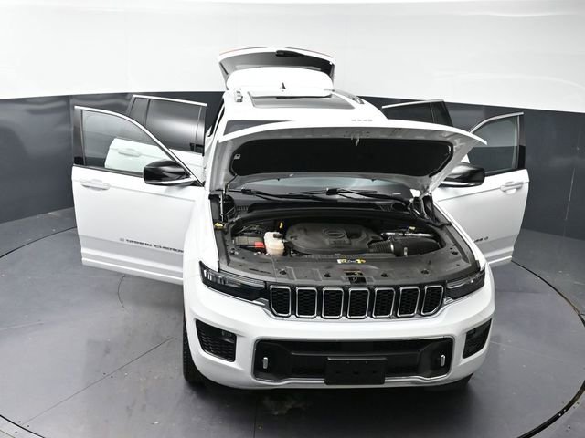 Used 2023 Jeep Grand Cherokee Overland w/ Luxury Tech Group IV AWD/4WD image 54