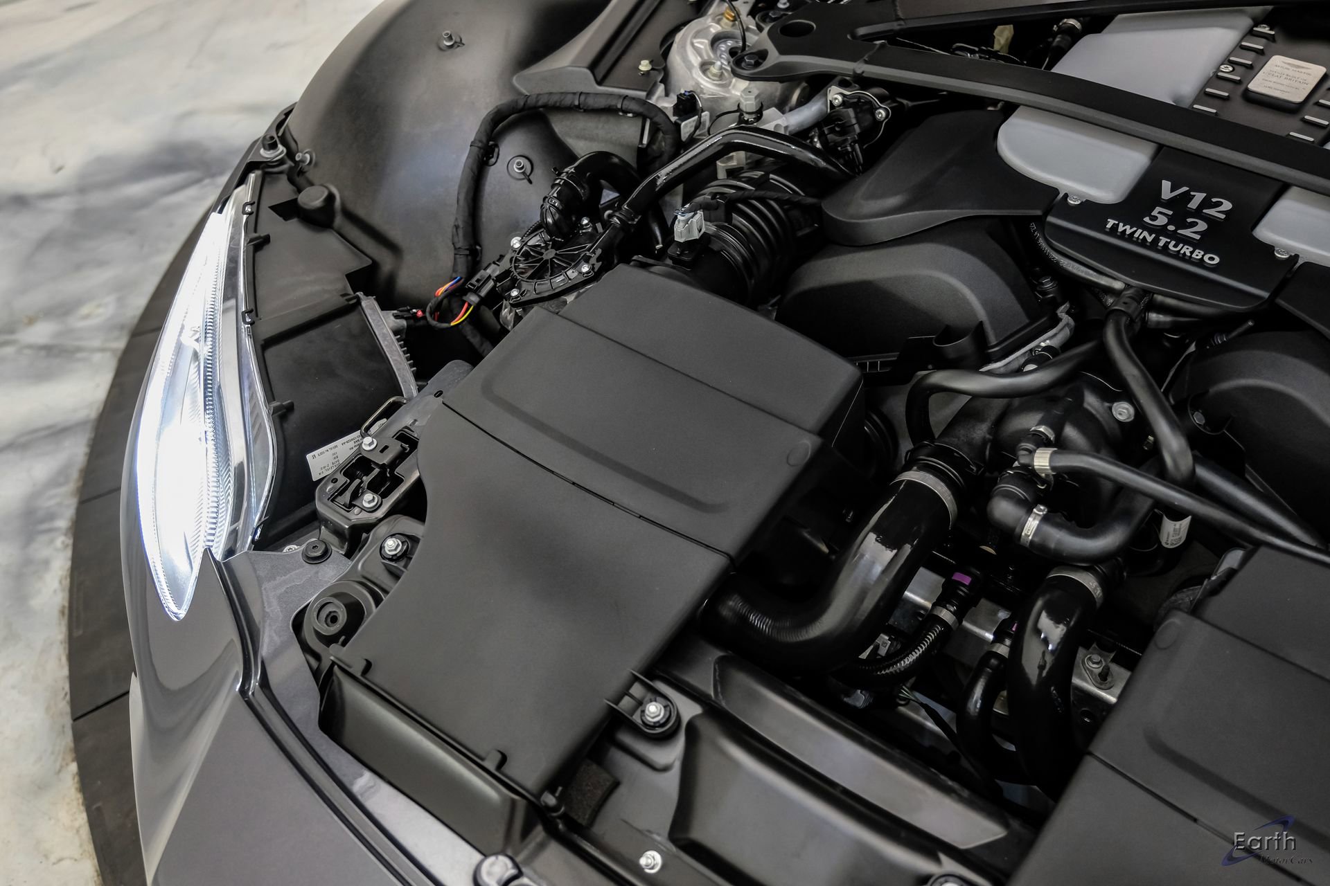 Used 2023 Aston Martin V12 Vantage RWD image 97