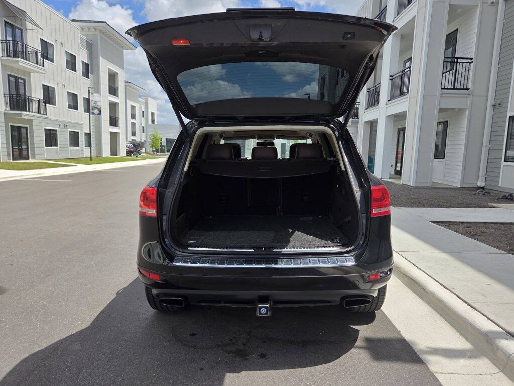 Used 2011 Volkswagen Touareg VR6 AWD/4WD image 11