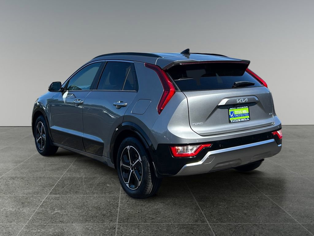Used 2024 Kia Niro SX image 5