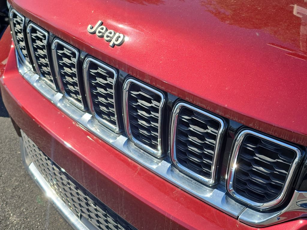 Used 2024 Jeep Grand Cherokee Limited image 27