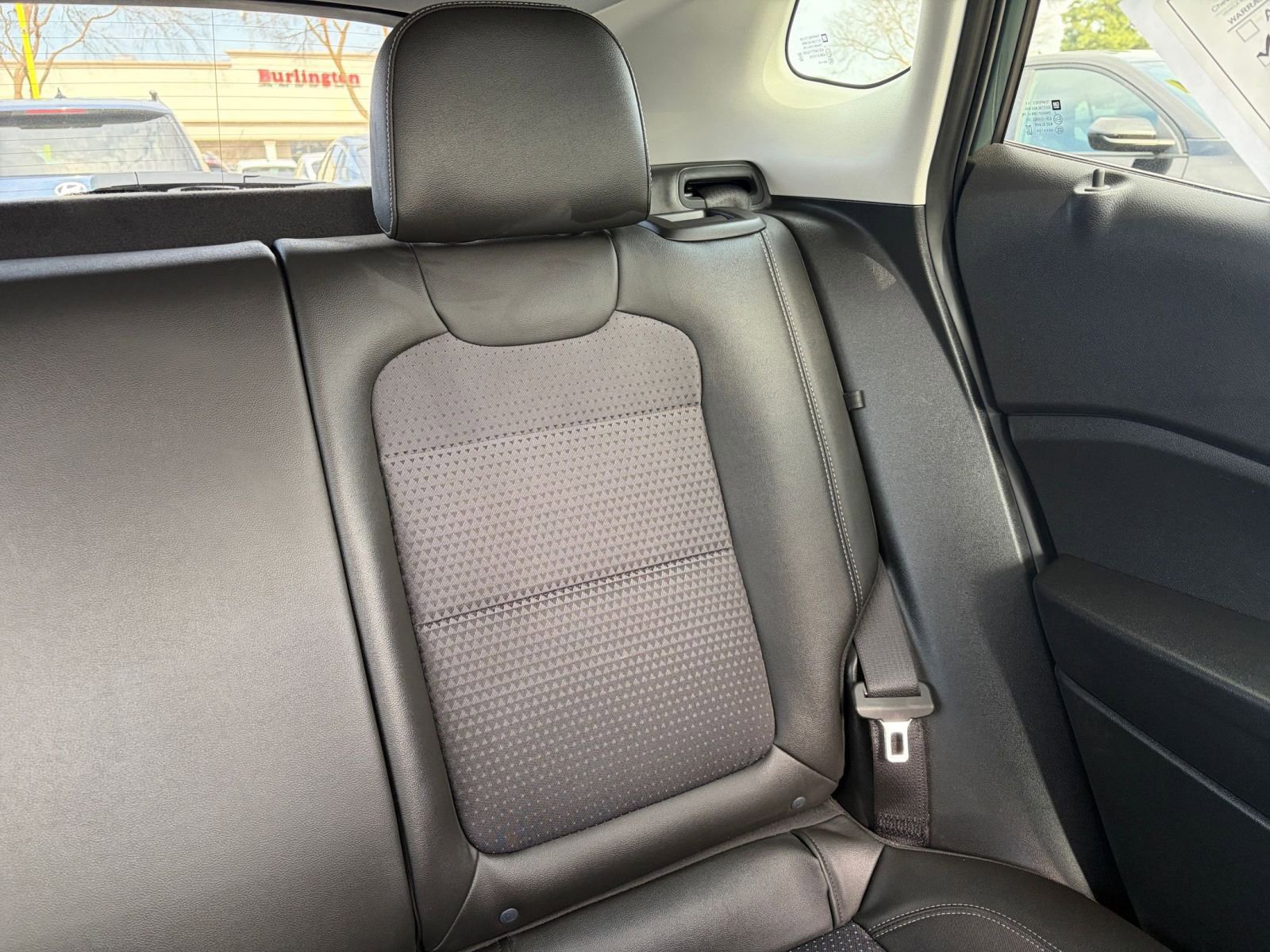 Used 2025 Chevrolet Trax LT w/ LT Convenience Package image 35