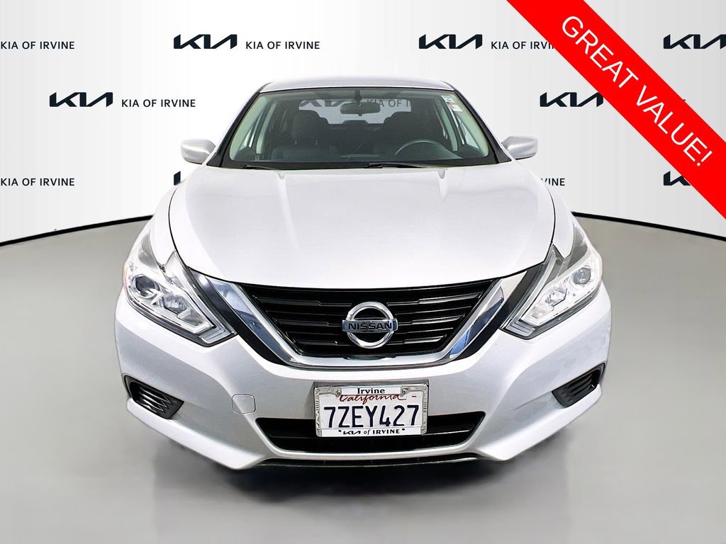 Used 2017 Nissan Altima 2.5 S w/ Power Driver Seat Package FWD image 2