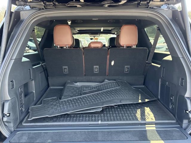 New 2026 Lincoln Navigator L Reserve AWD/4WD image 12