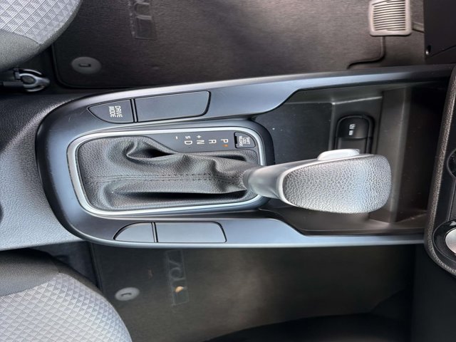 Used 2025 Kia Soul LX w/ LX Technology Package FWD image 28