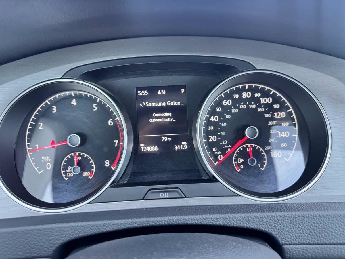 Used 2016 Volkswagen Golf S FWD image 44