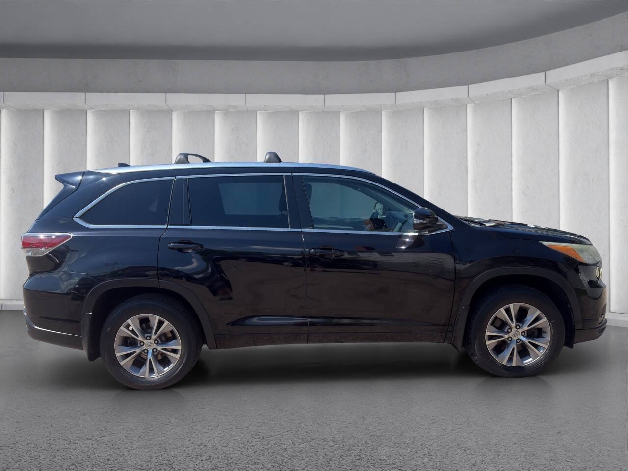 Used 2015 Toyota Highlander XLE AWD/4WD image 7