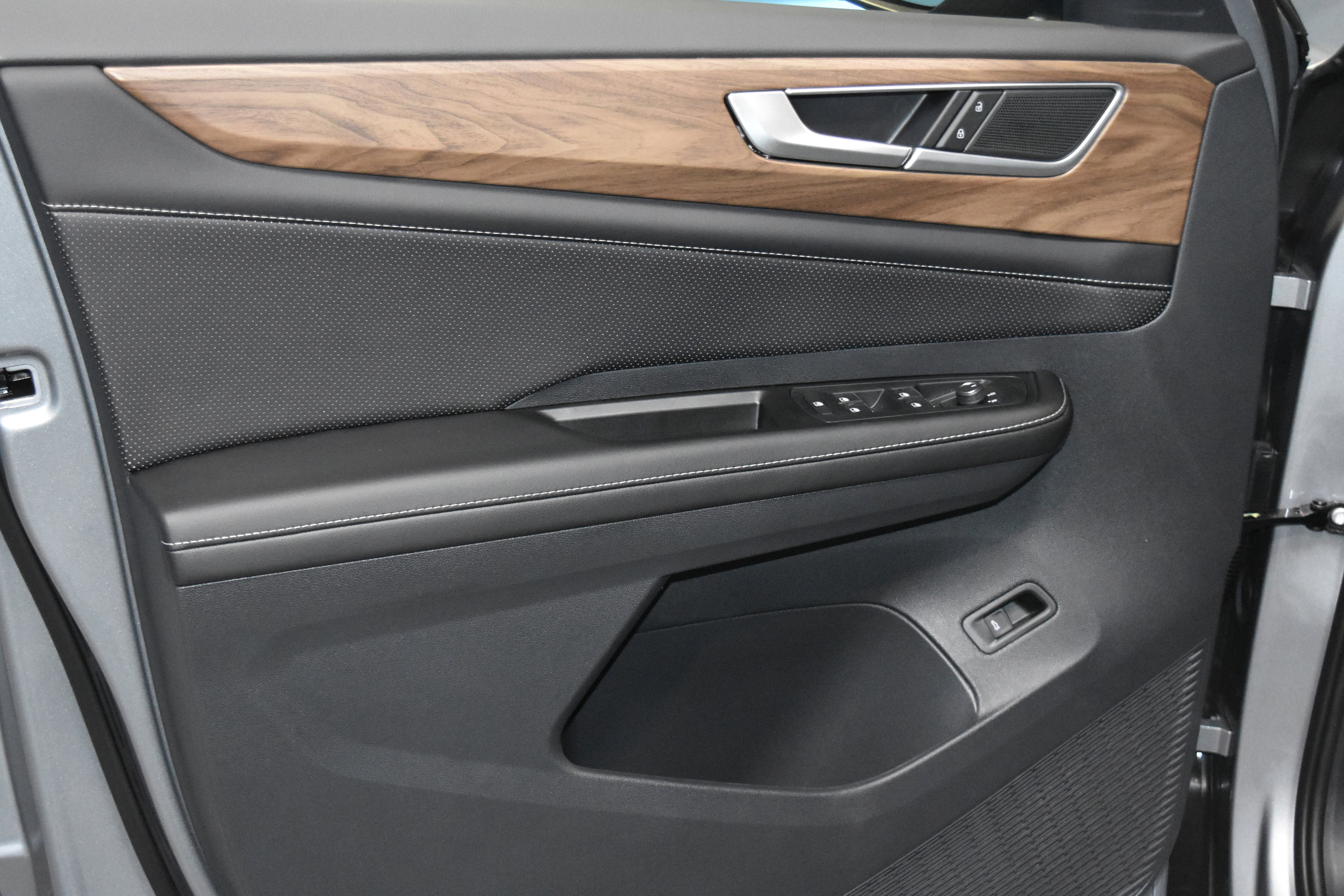 New 2026 Volkswagen Atlas SE AWD/4WD image 3