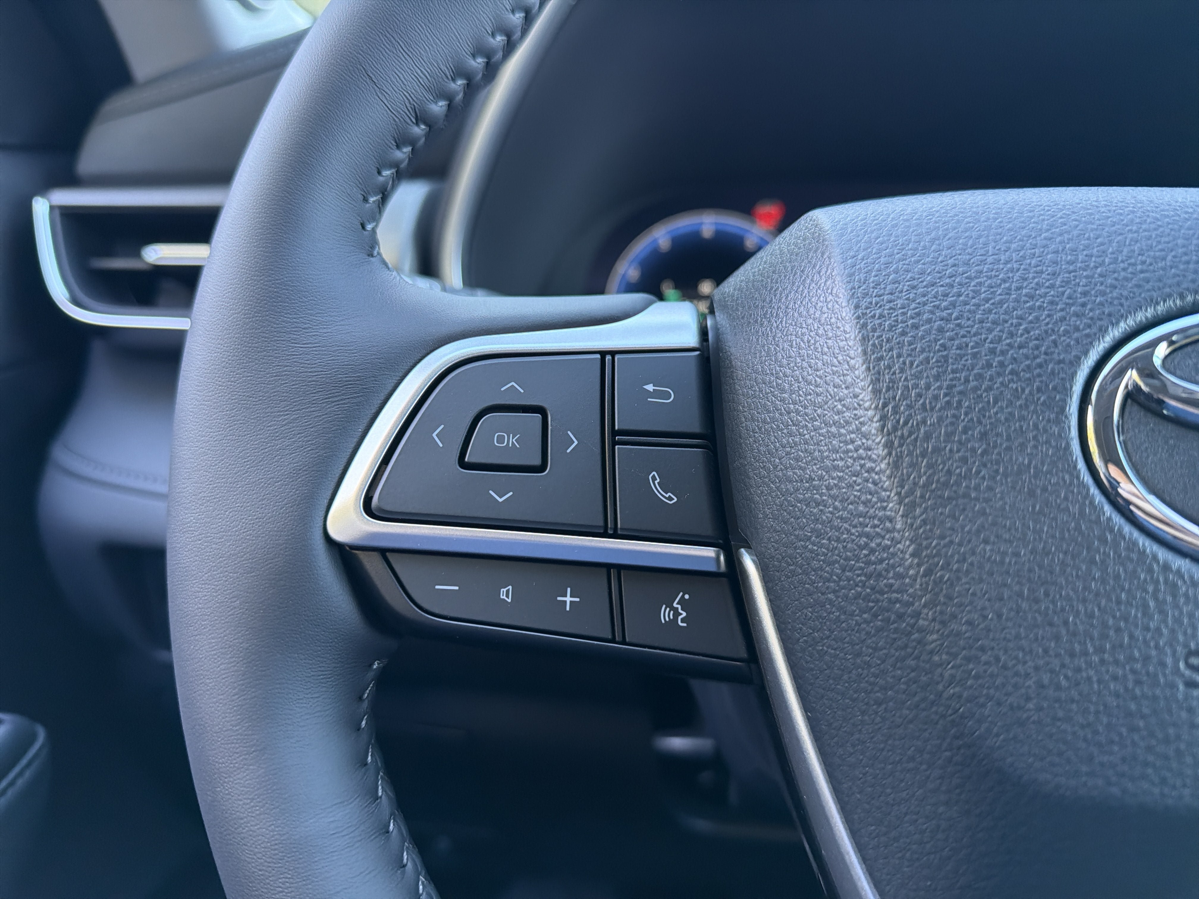 New 2026 Toyota Highlander AWD image 17