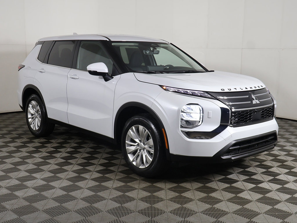 New 2026 Mitsubishi Outlander ES AWD/4WD image 2