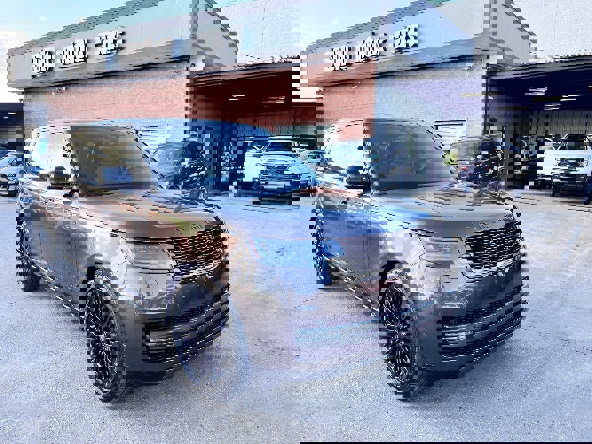 Used 2025 Land Rover Range Rover Long Wheelbase Autobiography image 2