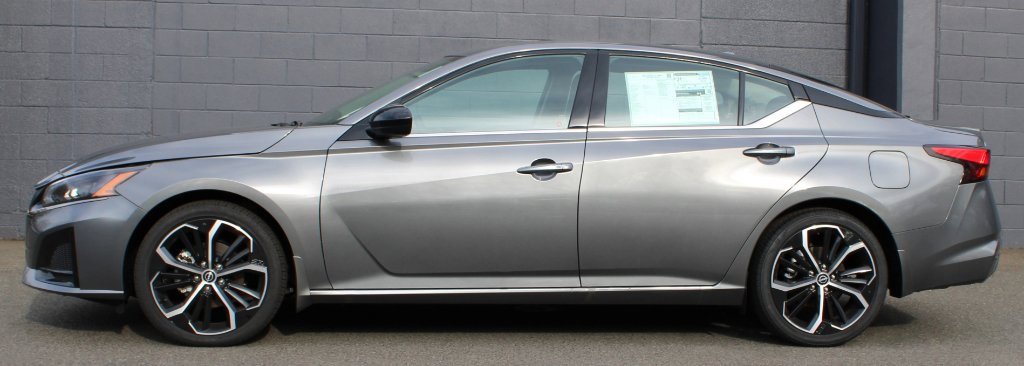 New 2025 Nissan Altima 2.5 SR image 2