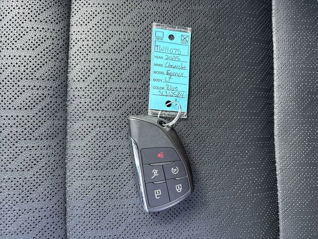 Used 2025 Chevrolet Equinox LT w/ Convenience Package II image 41