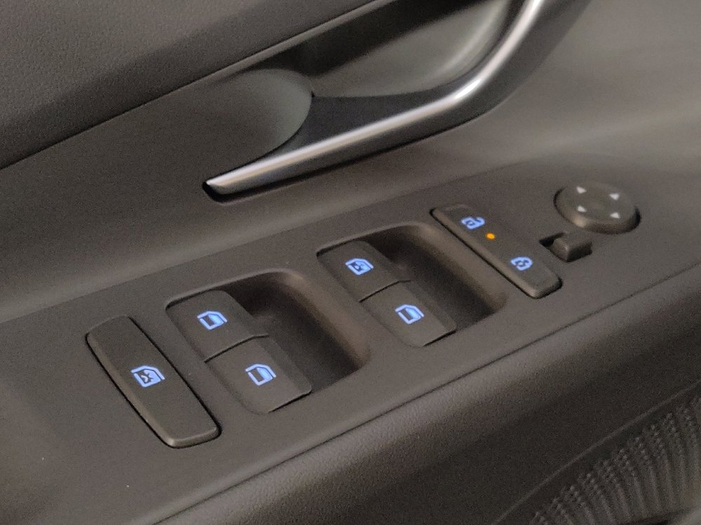 Used 2025 Hyundai Elantra SEL image 27