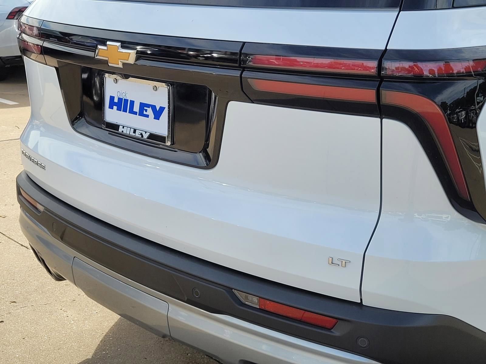 Used 2024 Chevrolet Traverse LT image 5