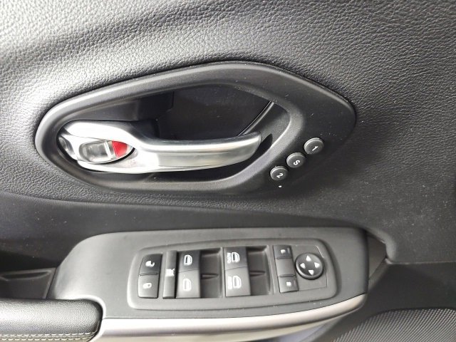 Certified 2022 Jeep Cherokee Limited w/ Mopar Interior Package image 12