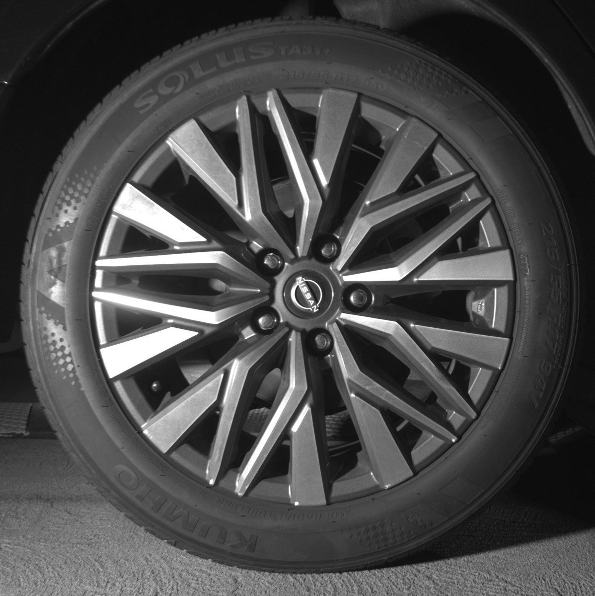 Used 2025 Nissan Altima 2.5 SV FWD image 15