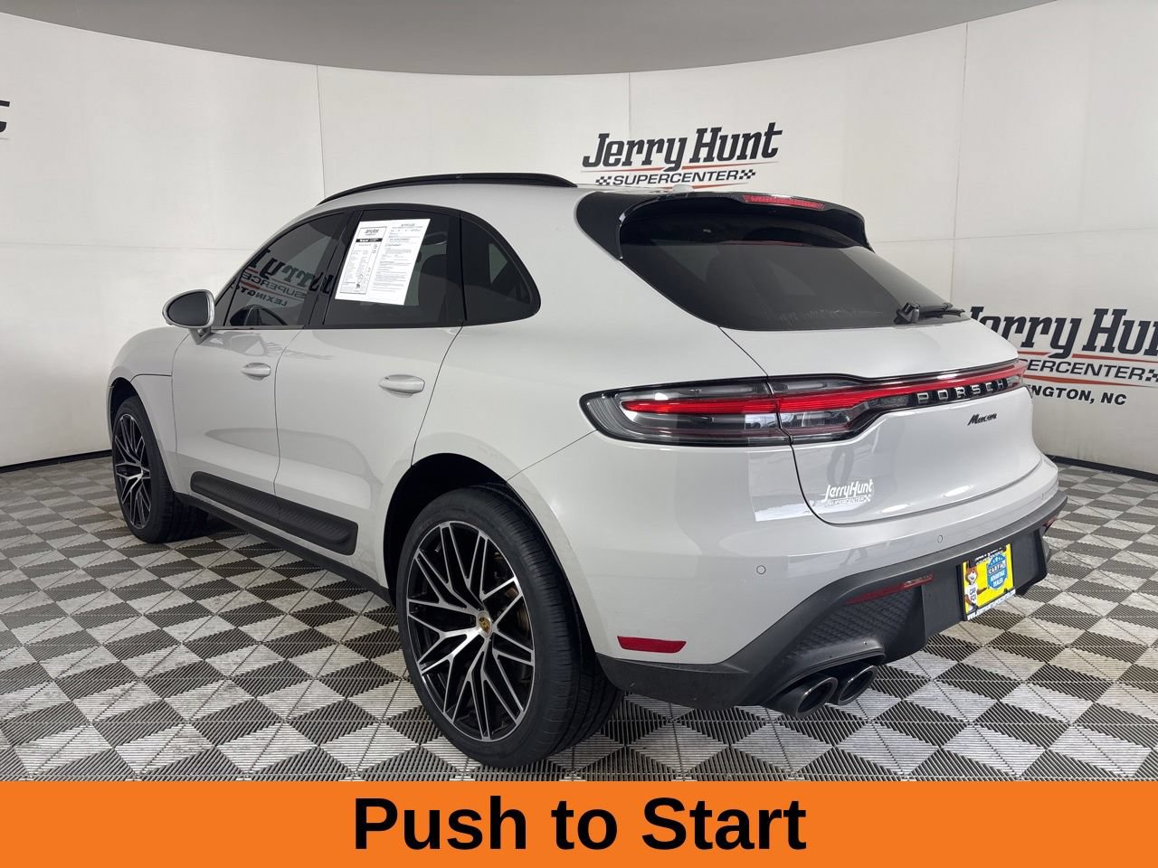 Used 2022 Porsche Macan AWD/4WD image 7