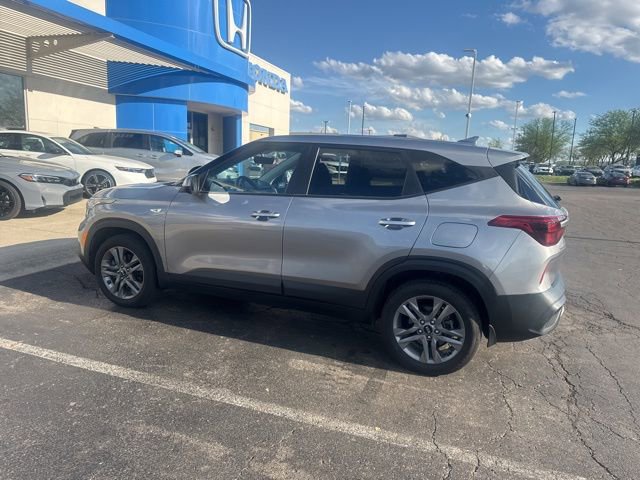 Used 2021 Kia Seltos LX image 5
