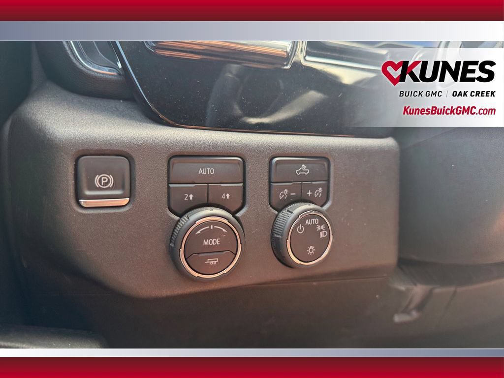 Used 2025 Chevrolet Silverado 1500 LT AWD/4WD image 19