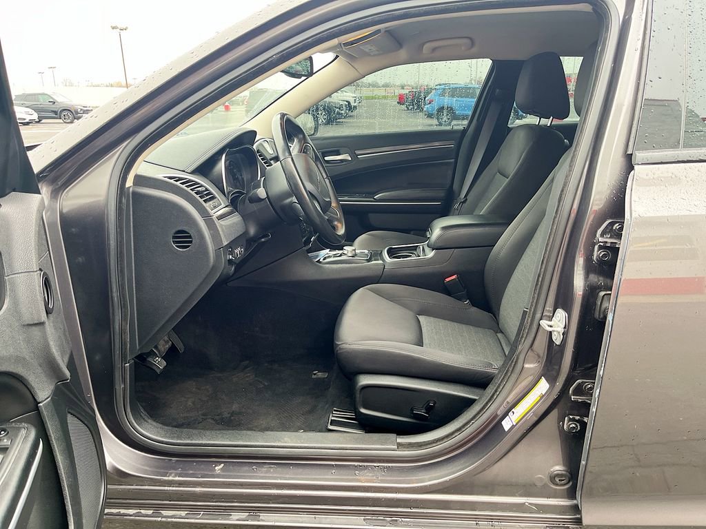 Used 2020 Chrysler 300 Touring w/ Sport Appearance Package image 19