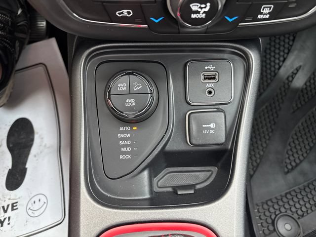 Used 2017 Jeep Compass Trailhawk AWD/4WD image 14