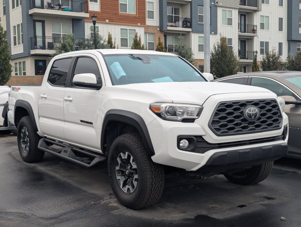Used 2020 Toyota Tacoma TRD Off-Road w/ Technology Package AWD/4WD image 1
