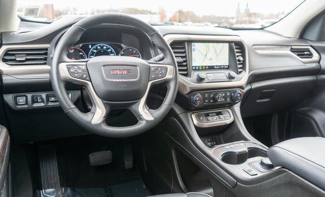 Used 2023 GMC Acadia Denali w/ Black Diamond Edition image 15