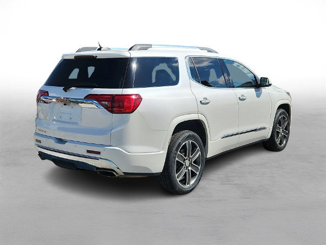 Used 2019 GMC Acadia Denali w/ Technology Package FWD image 6