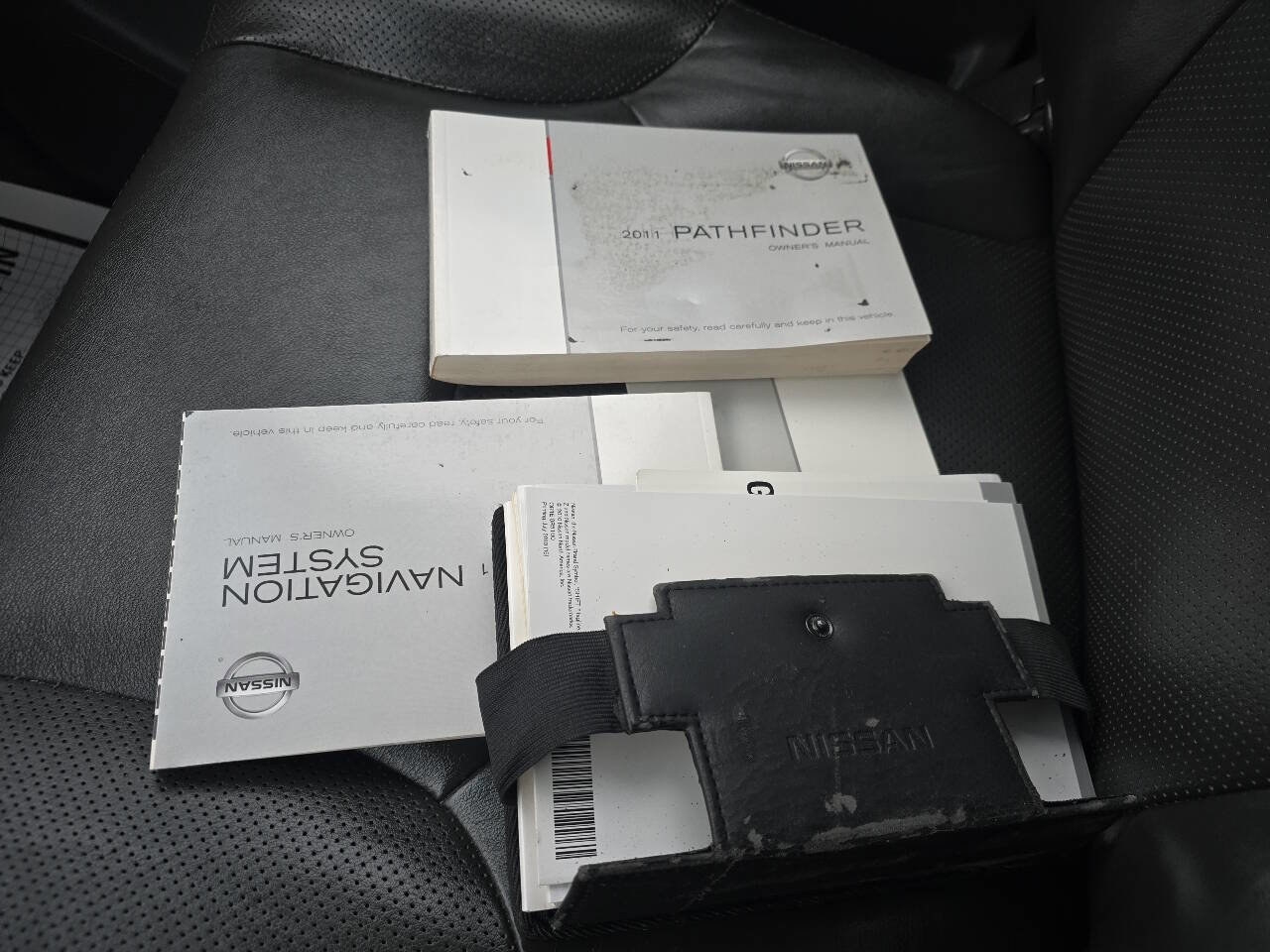 Used 2011 Nissan Pathfinder LE w/ Navigation Pkg image 52