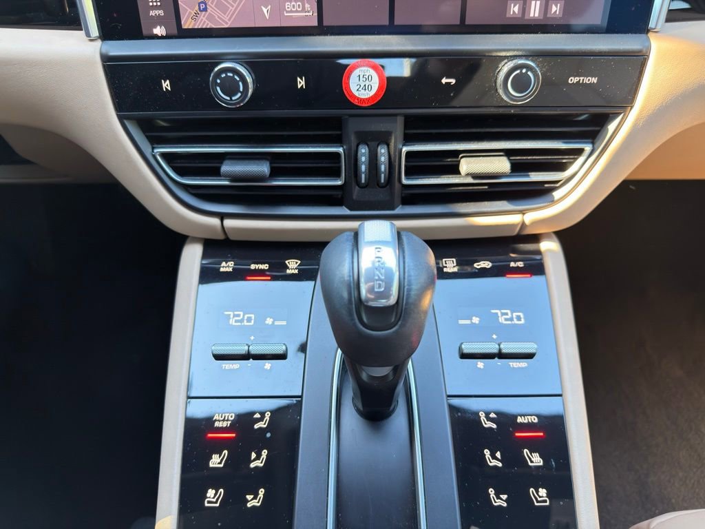 Certified 2023 Porsche Macan image 13