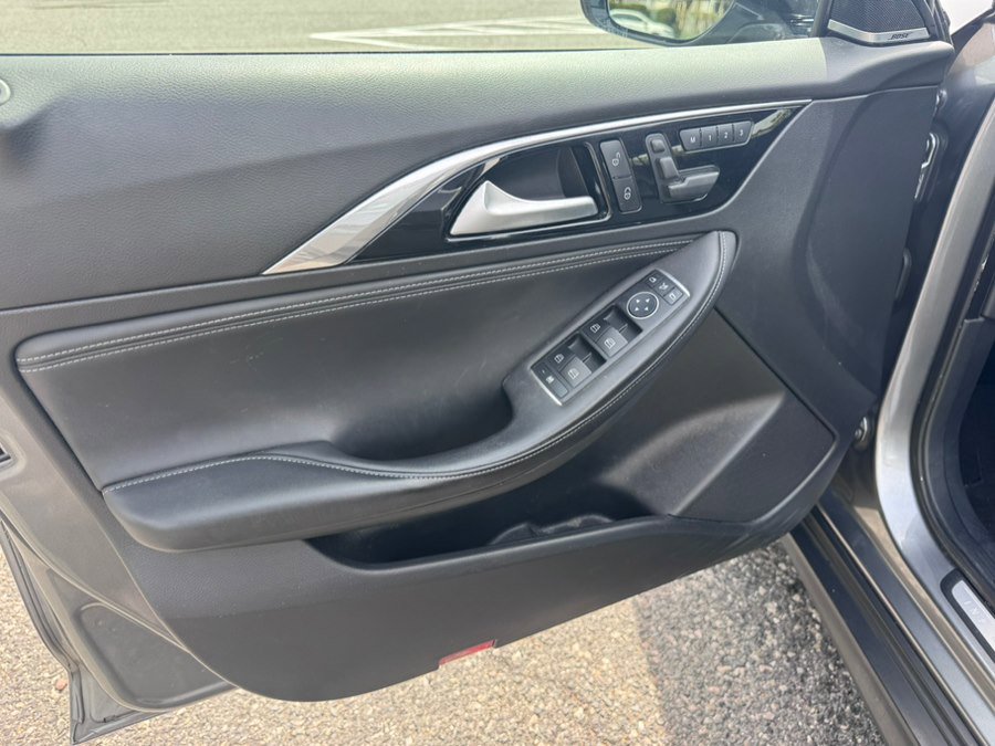 Used 2018 INFINITI QX30 Premium w/ Navigation Package image 11