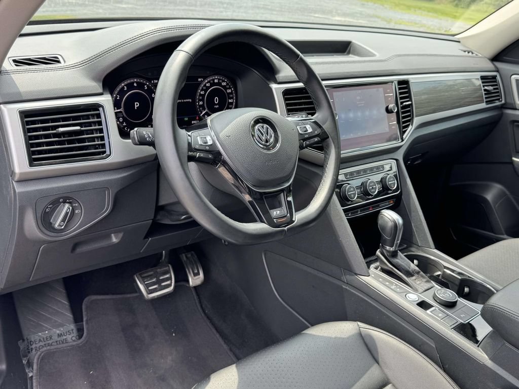 Used 2019 Volkswagen Atlas SEL R-Line AWD/4WD image 2