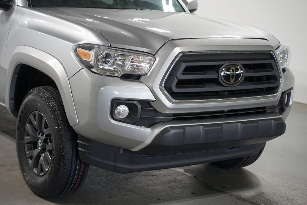 Used 2023 Toyota Tacoma SR5 w/ Technology Package RWD image 4
