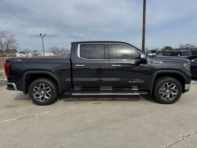 Used 2023 GMC Sierra 1500 SLT w/ SLT Premium Package AWD/4WD image 7