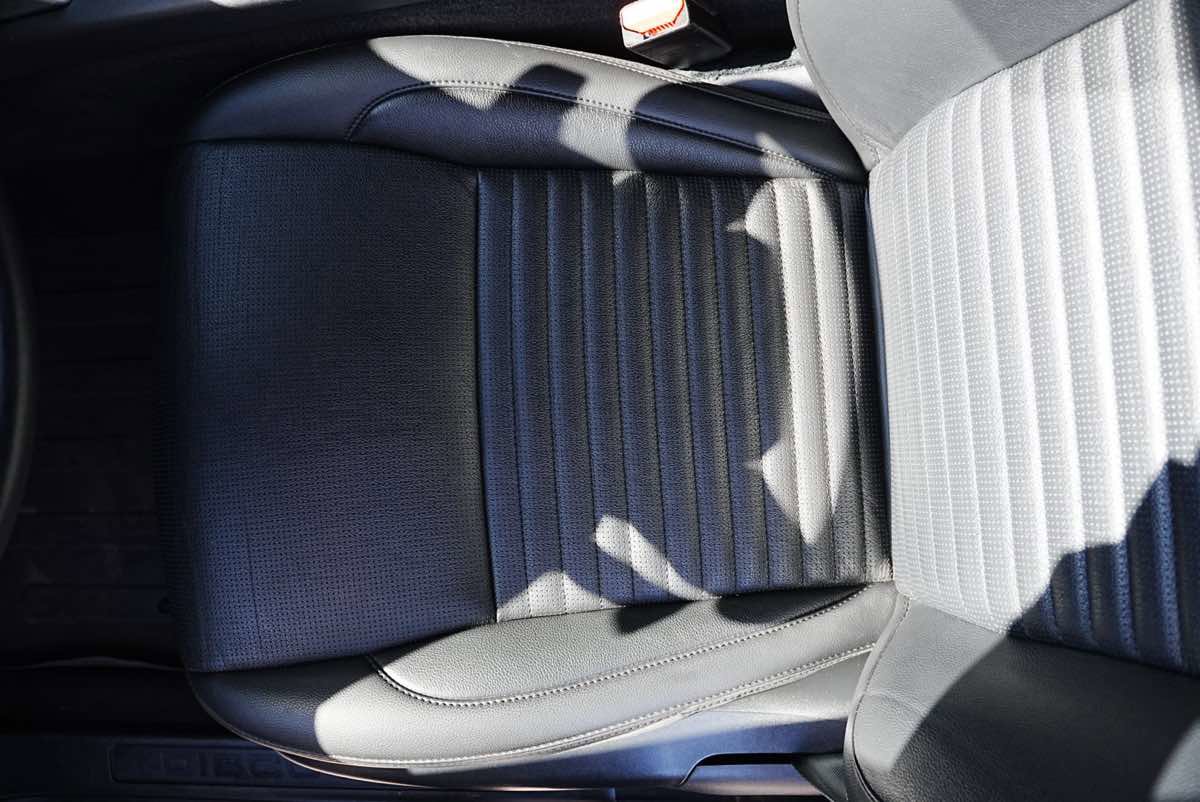 Used 2023 Land Rover Discovery Sport S image 9