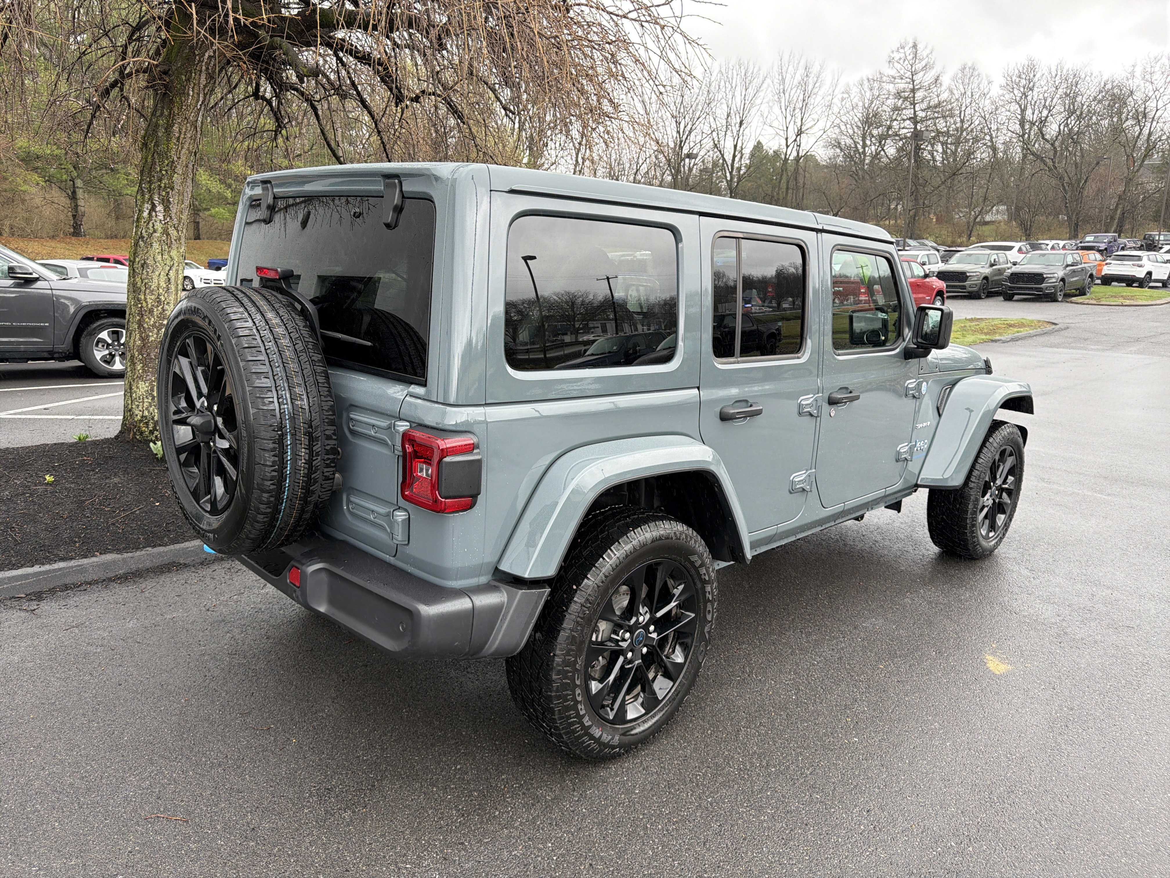 Used 2024 Jeep Wrangler Sahara w/ Technology Group image 3