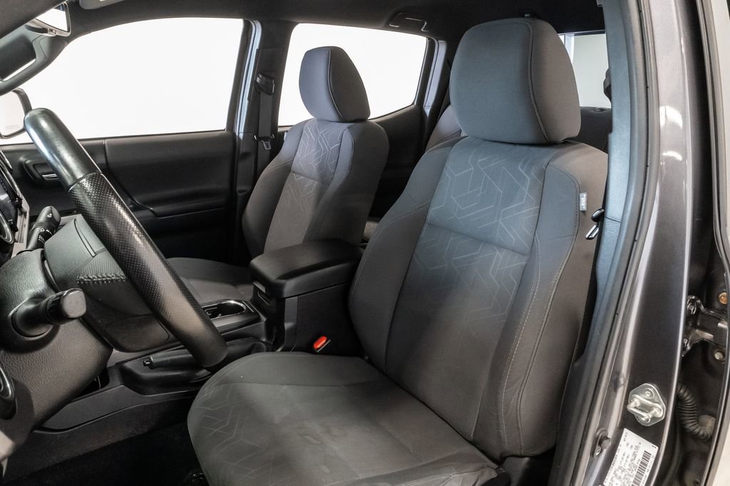 Used 2016 Toyota Tacoma TRD Off-Road w/ Towing Package AWD/4WD image 8