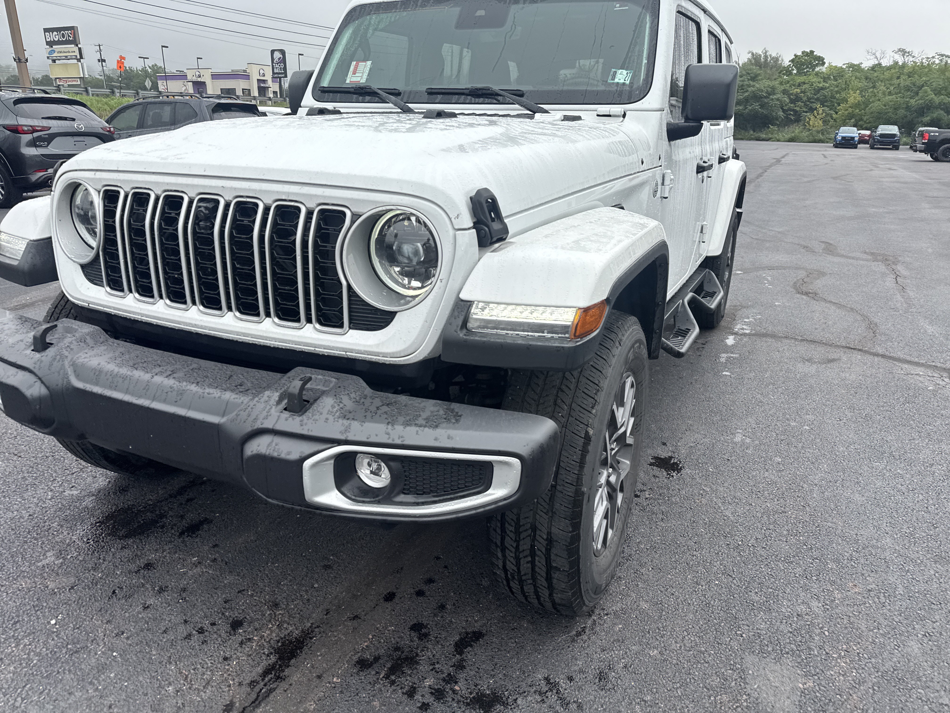 Used 2024 Jeep Wrangler Unlimited Sahara w/ Technology Group AWD/4WD image 10