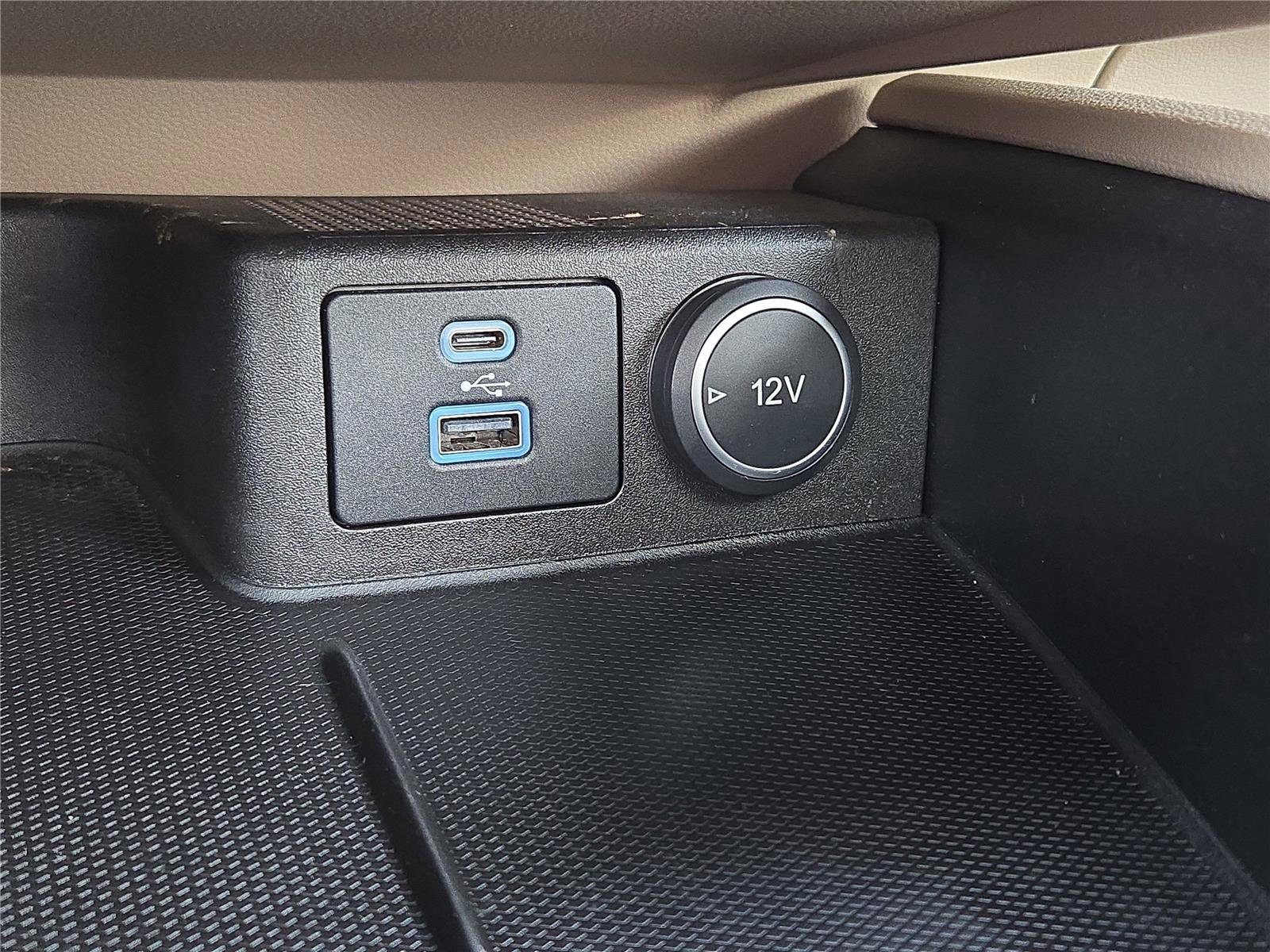 Used 2021 Ford Escape Titanium AWD/4WD image 10